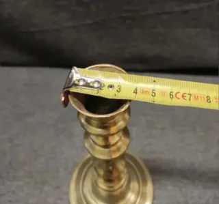 Candelabro de bronce. SIN PAREJA