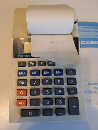 Calcolatrice Casio HR-8 Vintage