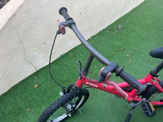 Bicicleta infantil Btwin rossa