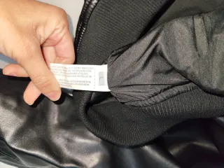 Bomber polipiel negra