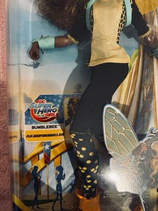 Muñeca DC Super Hero Girls Bumblebee