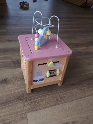 Caja de actividades de madera para bebés