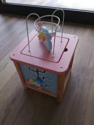 Caja de actividades de madera para bebés