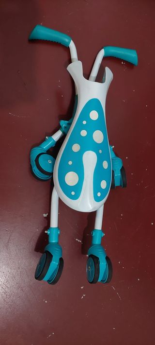 Andador correpasillos insecto plegable