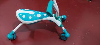 Andador correpasillos insecto plegable