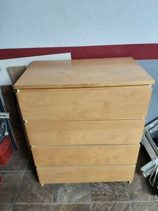 Cómoda roble y mesita de noche