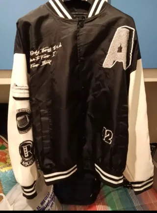 Giubbotto college nero e bianco