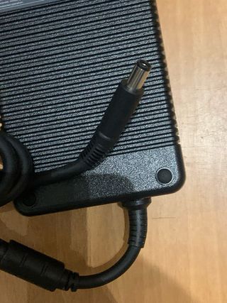 Alimentatore AC/DC 330W 19.5V 16.92A