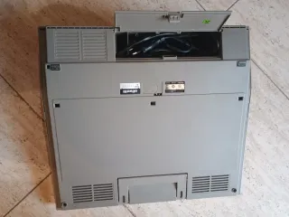 Máquina de escribir electrónica Olivetti Lettera