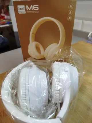 Cascos Bluetooth Plegables Blancos