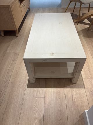 Mesa de centro de madera clara