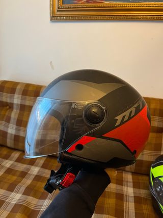 Casco de moto MT Helmets