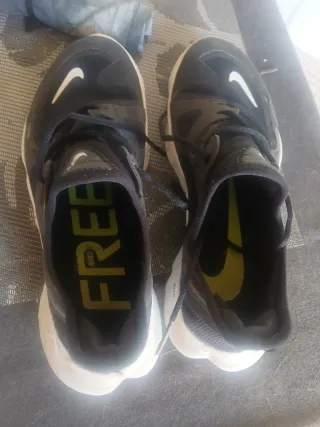 Zapatillas Nike Free Running Negras y Blancas