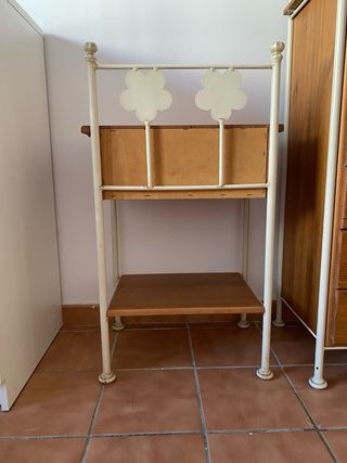 Conjunto Cómoda y Mesita Madera y Metal