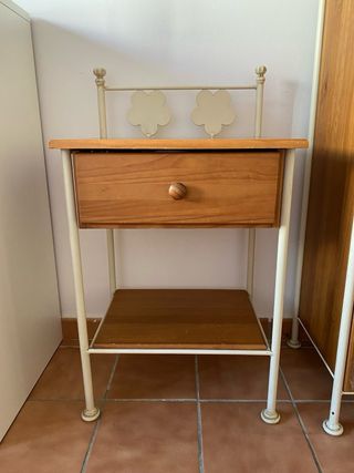 Conjunto Cómoda y Mesita Madera y Metal