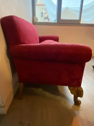 Sofá antiguo de seda rojo 3 plazas