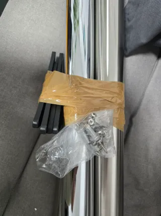 Cuatro patas para mesa de acero.