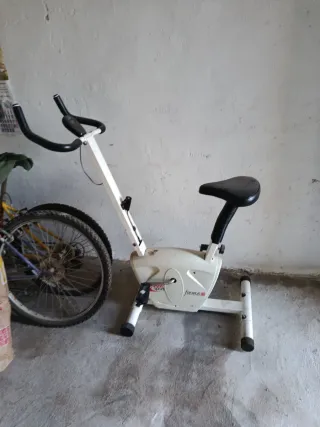Bicicleta estática *SOLO VENTA EN PERSONA*