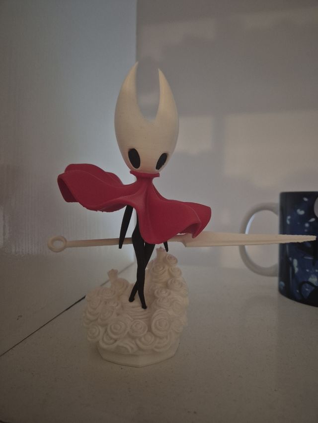 Pack taza y figuras Hollow Knight y Silksong