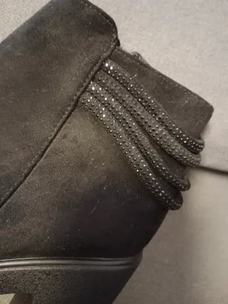 Stivali neri con tacco alto