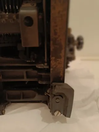 Máquina de escribir Hispano-Olivetti M40