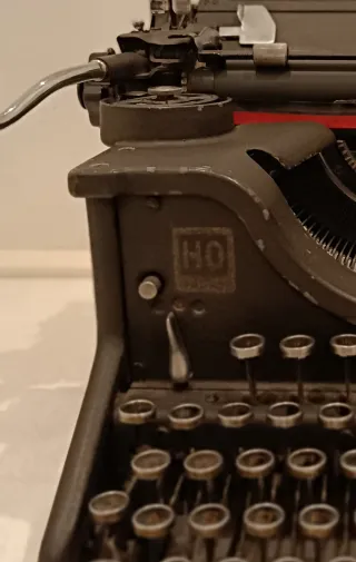 Máquina de escribir Hispano-Olivetti M40