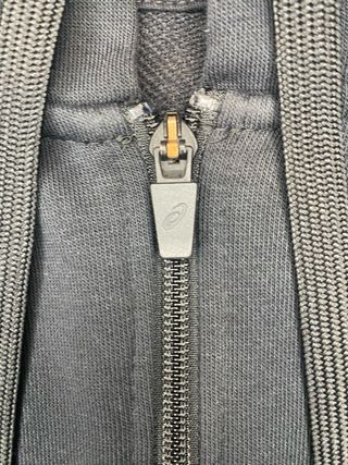 streatwear tracksuit black jaquet chaqueta asics