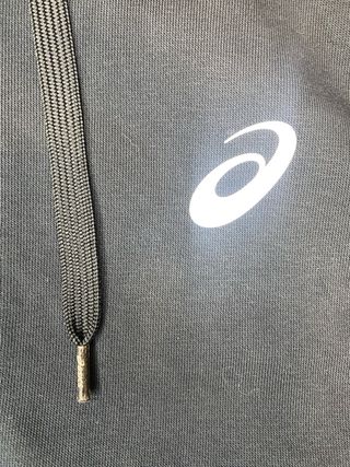 streatwear tracksuit black jaquet chaqueta asics