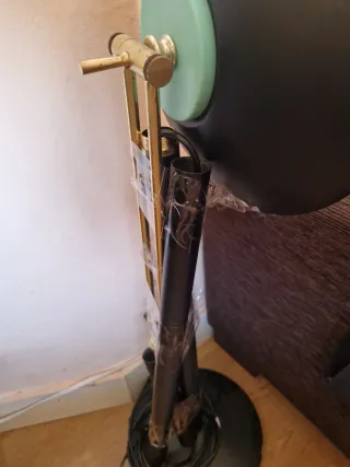 Lámpara de pie alta metal y plástico