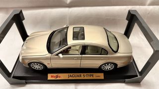 Miniatura Jaguar S-Type 1/18 Maisto