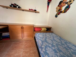 Habitación completa:  escritorios  armario
