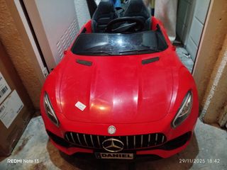 Coche infantil a batería con mando-musica