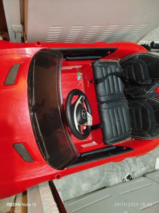 Coche infantil a batería con mando-musica