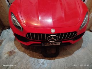 Coche infantil a batería con mando-musica