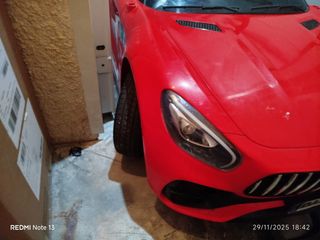 Coche infantil a batería con mando-musica