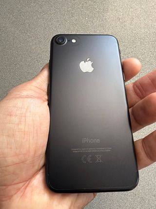 iPhone 7 32GB Nero con custodia verde