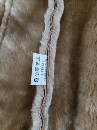 Abrigo imitación piel marrón