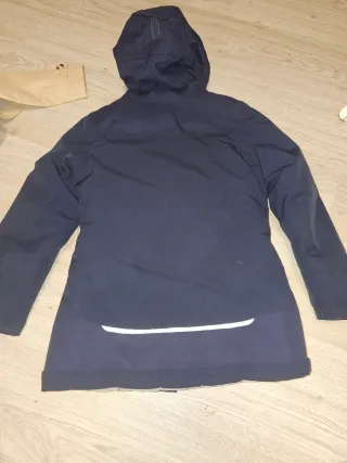 Abrigo invierno Quechua TALLA 7 8 AÑOS