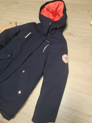 Abrigo invierno Quechua TALLA 7 8 AÑOS