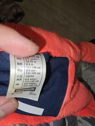 Abrigo invierno Quechua TALLA 7 8 AÑOS