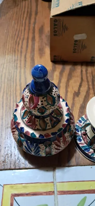 Candelabro de cerámica decorado