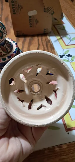 Candelabro de cerámica decorado