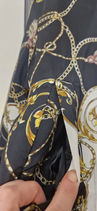 Bomber Pull&Bear Negra y Dorada