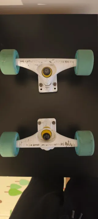 2 Ejes Miller Surf Skate 8'5 + 4 Ruedas Seismic