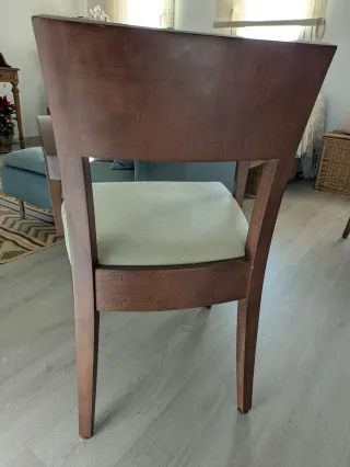 Butaca madera maciza tapizada beige