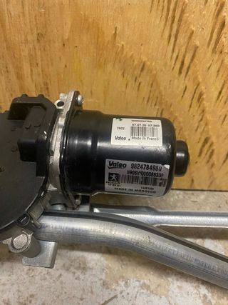 9824784980 – Motorino Tergicristallo Anteriore