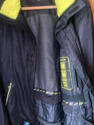 Anorak Crivit Talla XL Negro.