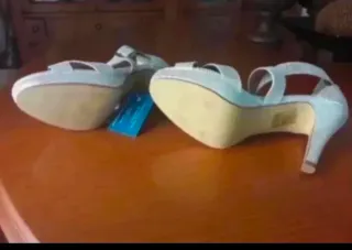 Sandalias de tacón plateadas