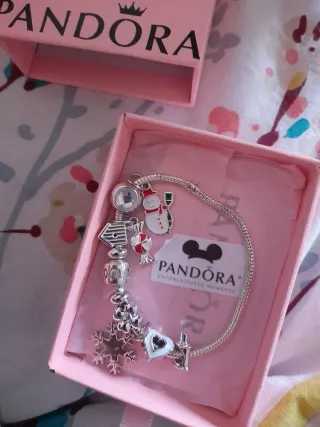 Pulsera Pandora echa de acero inoxidable