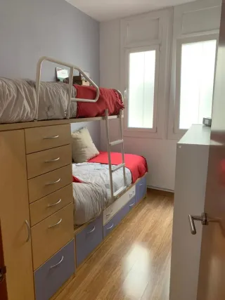 Litera juvenil con mueble